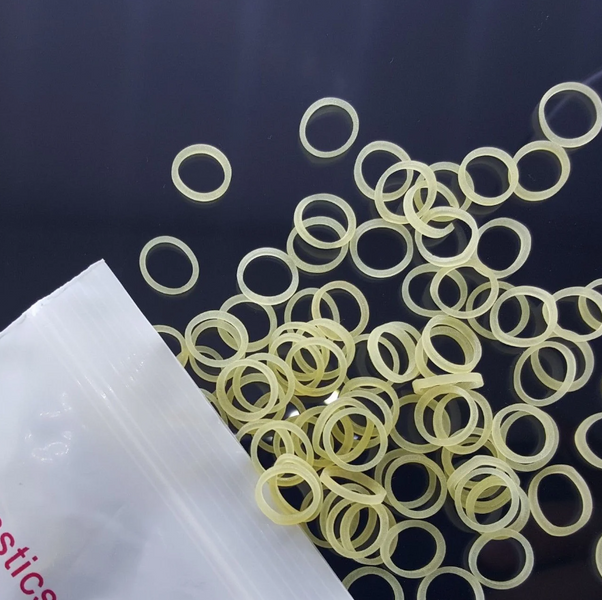 Еластичні внутрішньоротові тяги Еластики Elastics фото